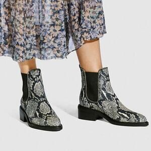 Coach Bowery Bead Chain Chelsea Booties Snakeskin Heeled White Black Size 10